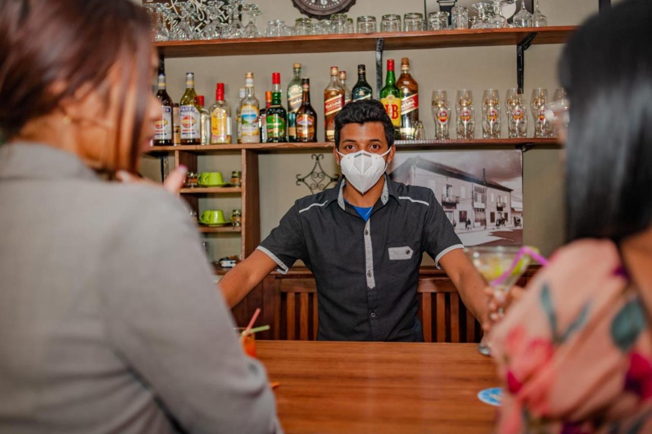 L'Anis Etoile - Hotel Restaurant Antsirabe Dış mekan fotoğraf