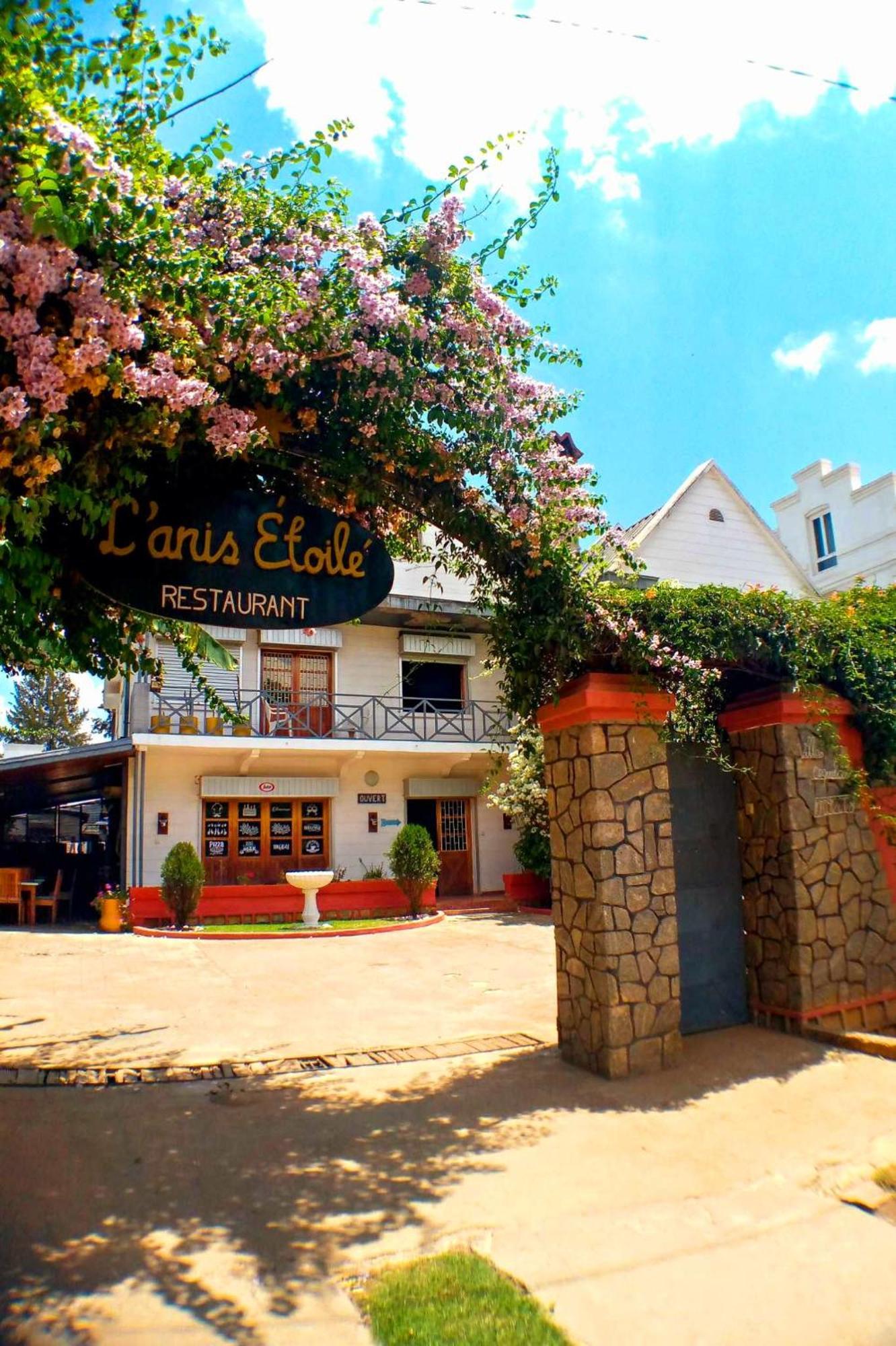 L'Anis Etoile - Hotel Restaurant Antsirabe Dış mekan fotoğraf