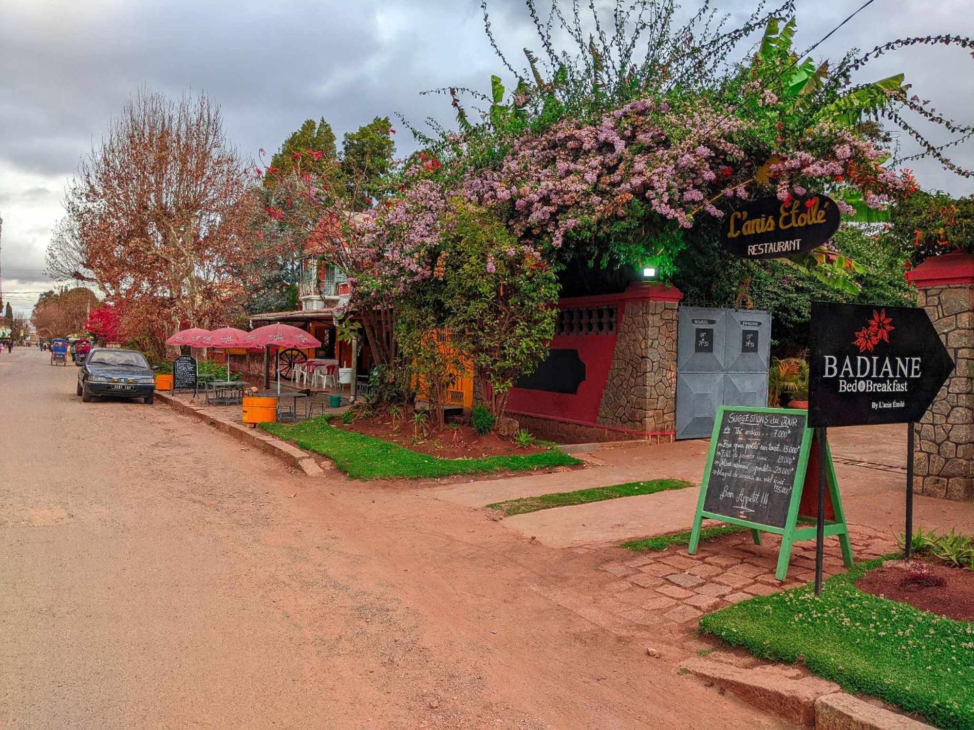 L'Anis Etoile - Hotel Restaurant Antsirabe Dış mekan fotoğraf