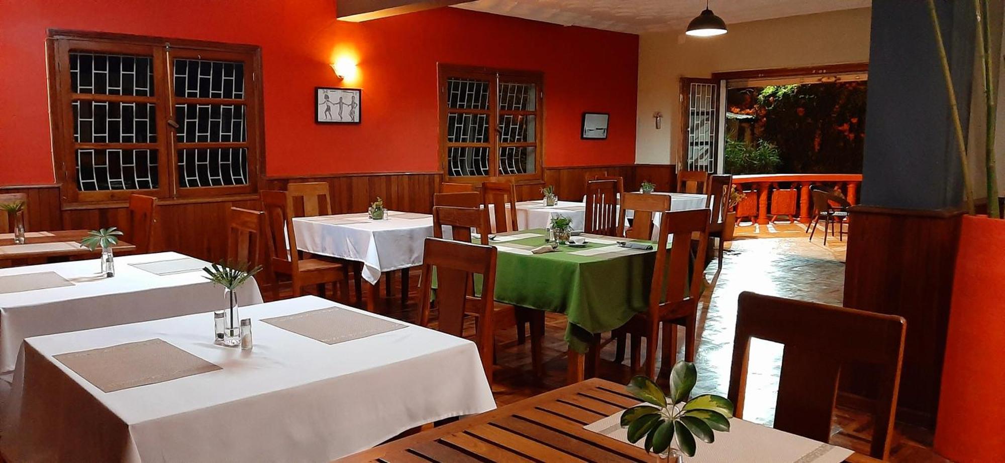 L'Anis Etoile - Hotel Restaurant Antsirabe Dış mekan fotoğraf